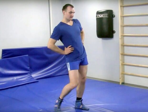 Pelvic rotation activates blood flow and is a great pre-workout warm-up.